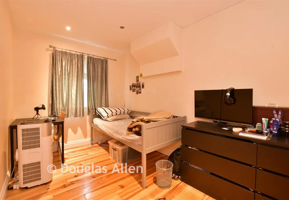 Bedroom 3 - Hall Road, Chadwell Heath, Romford, Essex - Wards of Kent