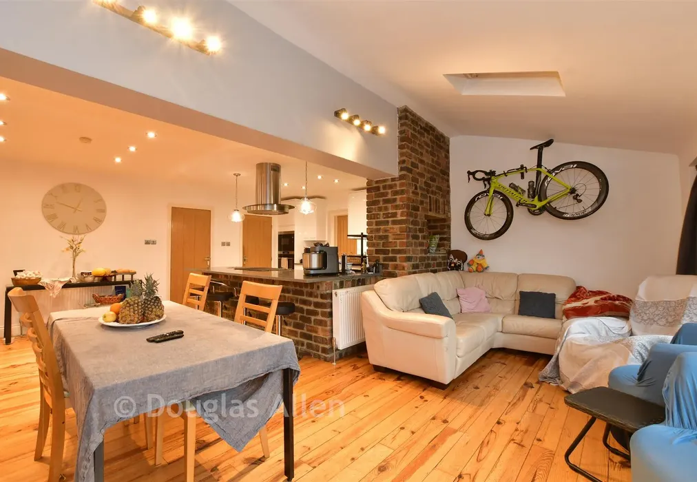 Lounge - Hall Road, Chadwell Heath, Romford, Essex - Wards of Kent