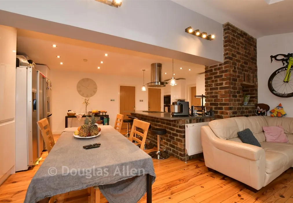 Breakfast Area - Hall Road, Chadwell Heath, Romford, Essex - Wards of Kent