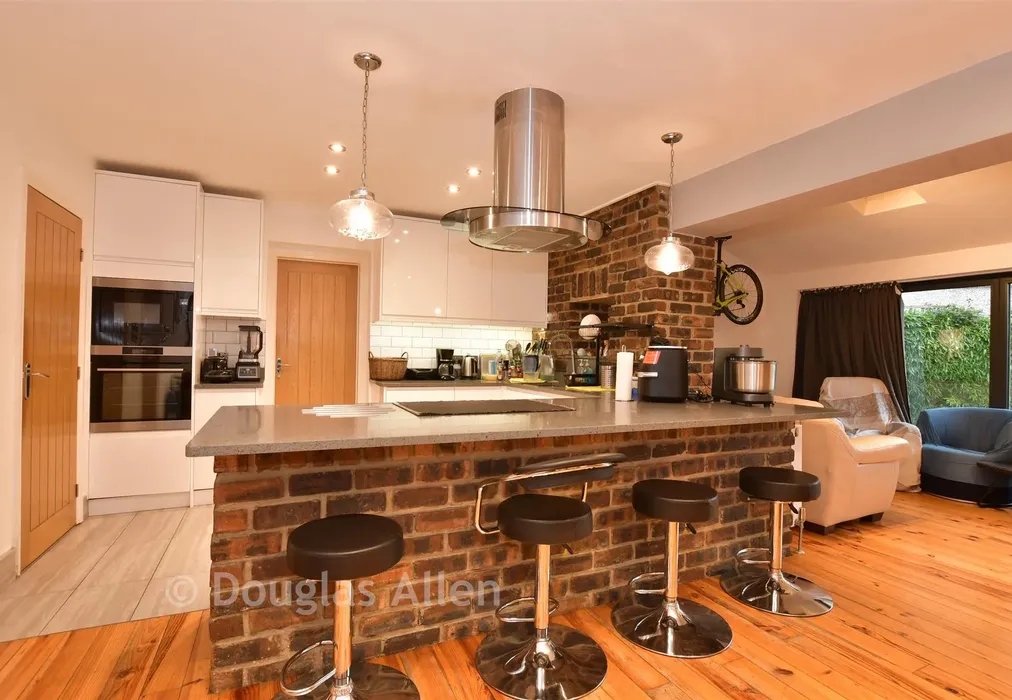 Kitchen - Hall Road, Chadwell Heath, Romford, Essex - Wards of Kent