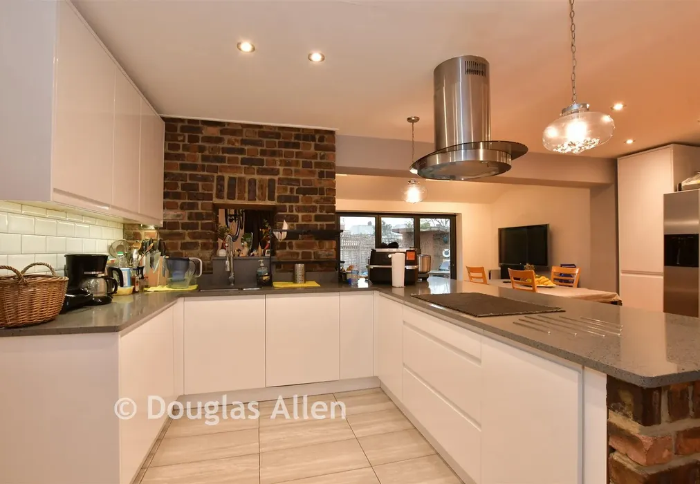 Kitchen - Hall Road, Chadwell Heath, Romford, Essex - Wards of Kent