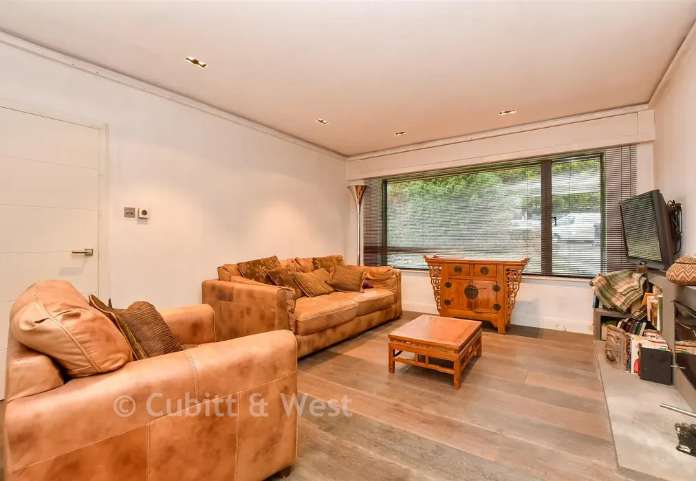 Lounge - Russell Hill, Purley, Surrey - Wards of Kent