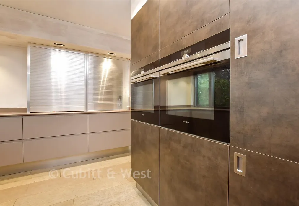Kitchen / Dining Room - Russell Hill, Purley, Surrey - Wards of Kent