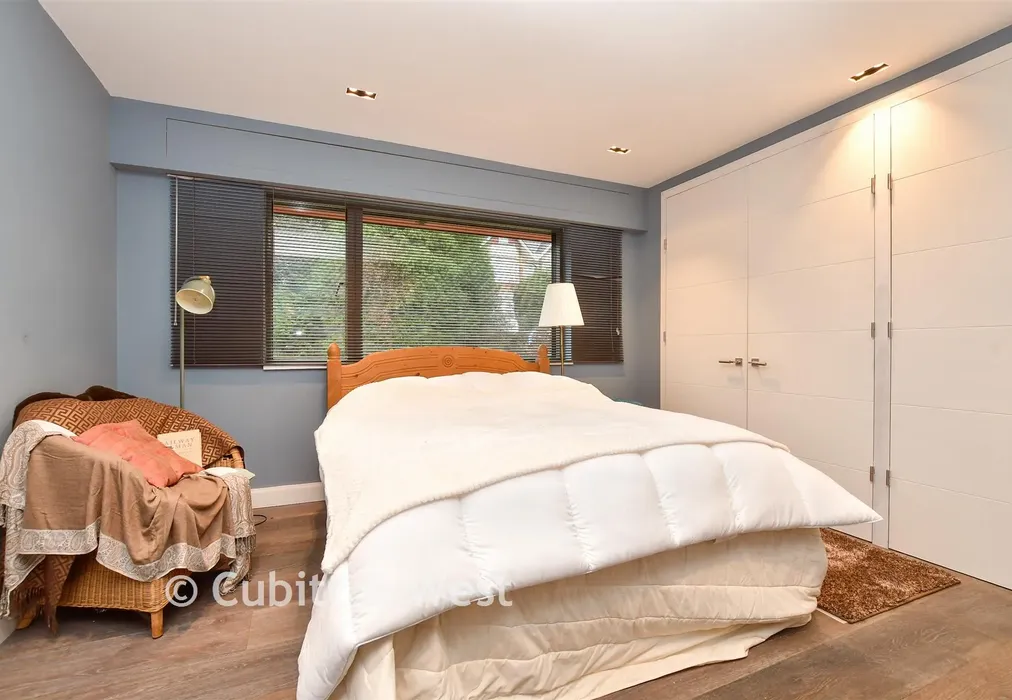 Bedroom 1 - Russell Hill, Purley, Surrey - Wards of Kent