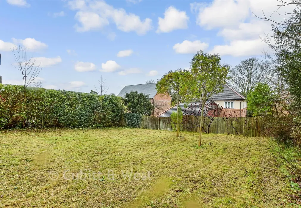 Rear Garden - Russell Hill, Purley, Surrey - Wards of Kent