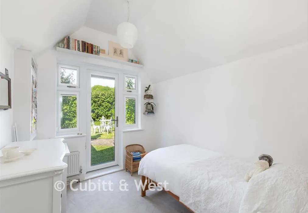 Bedroom 3 - Turners Hill Road, Crawley Down, West Sussex - Wards of Kent