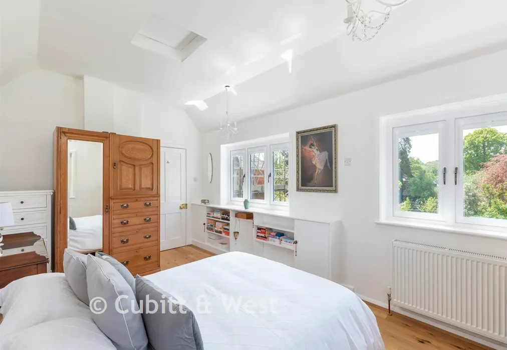 Bedroom - Turners Hill Road, Crawley Down, West Sussex - Wards of Kent