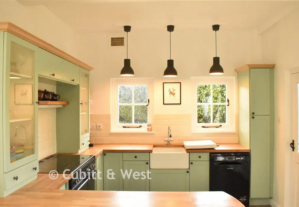 Kitchen - Turners Hill Road, Crawley Down, West Sussex - Wards of Kent