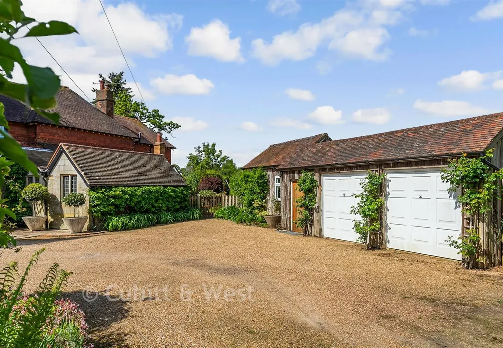 Garage/Parking - Turners Hill Road, Crawley Down, West Sussex - Wards of Kent