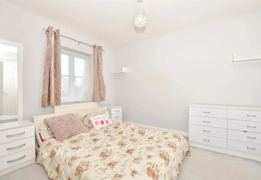 Bedroom 1 - Denning Close, Maidstone, Kent - Wards of Kent