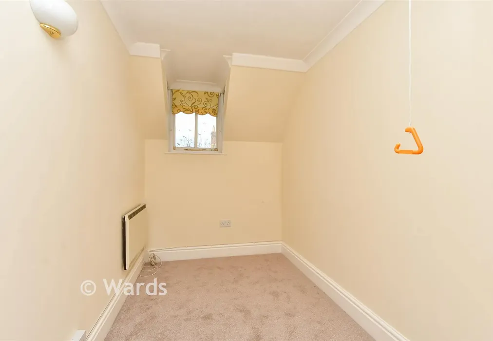Bedroom 2 - Middle Row, Faversham, Kent - Wards of Kent