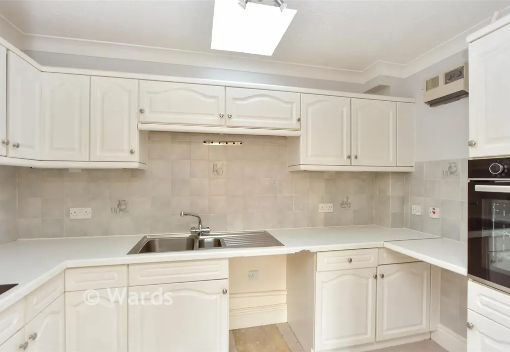 Kitchen - Middle Row, Faversham, Kent - Wards of Kent