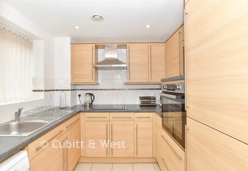 Kitchen - Beaconsfield Road, Waterlooville, Hampshire - Wards of Kent