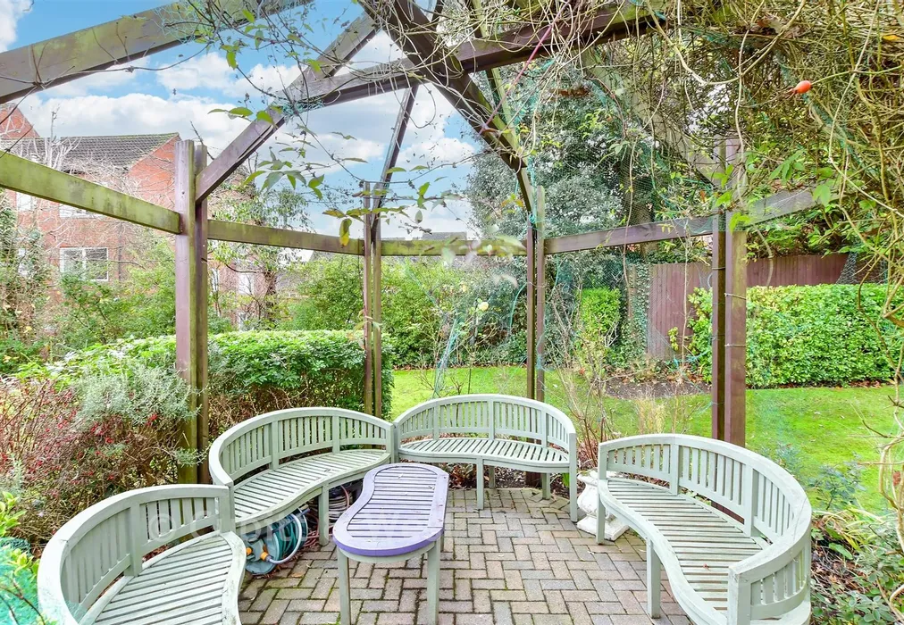 Communal Gardens - Beaconsfield Road, Waterlooville, Hampshire - Wards of Kent