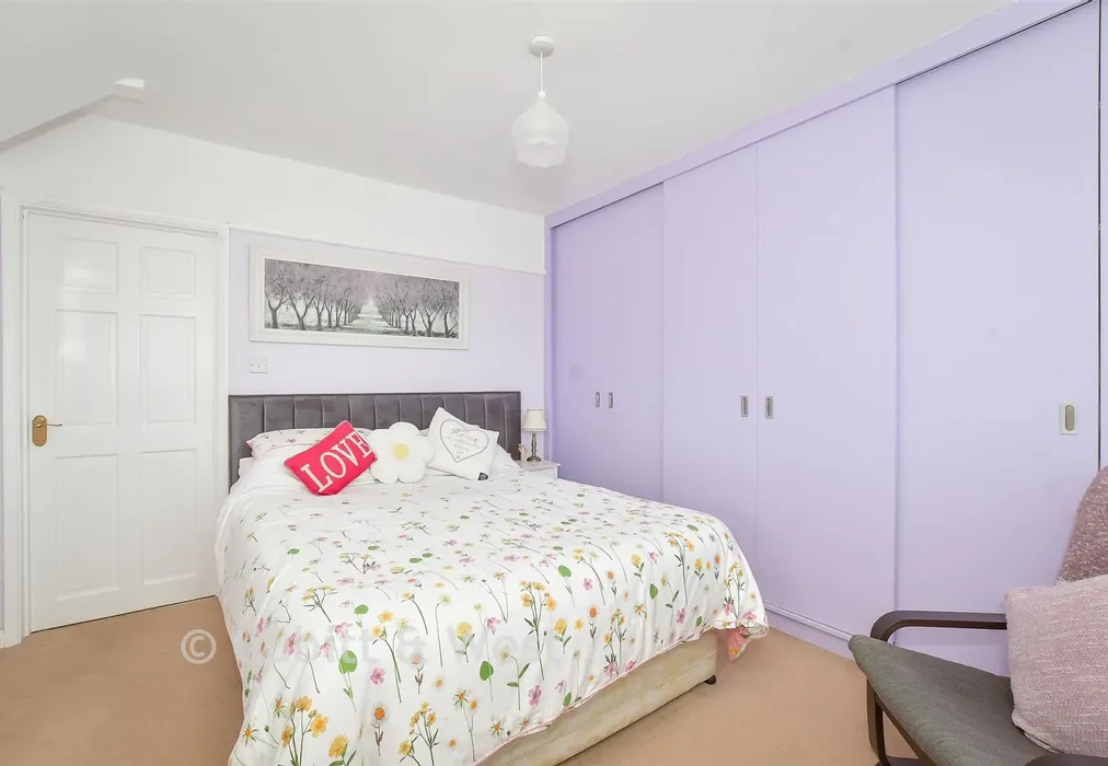 Bedroom 1 - Cleveland Road, Chichester, West Sussex - Wards of Kent
