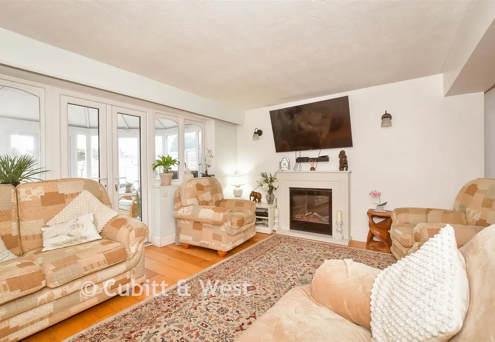 Lounge - Cleveland Road, Chichester, West Sussex - Wards of Kent