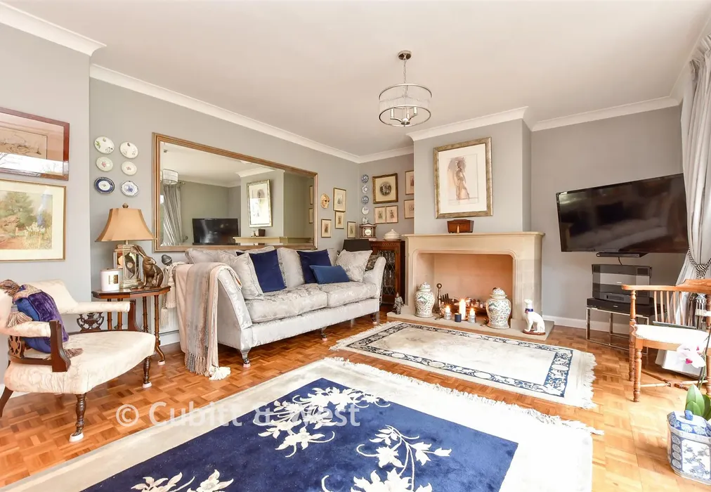Lounge - Forest Lane, East Horsley, Leatherhead, Surrey - Wards of Kent