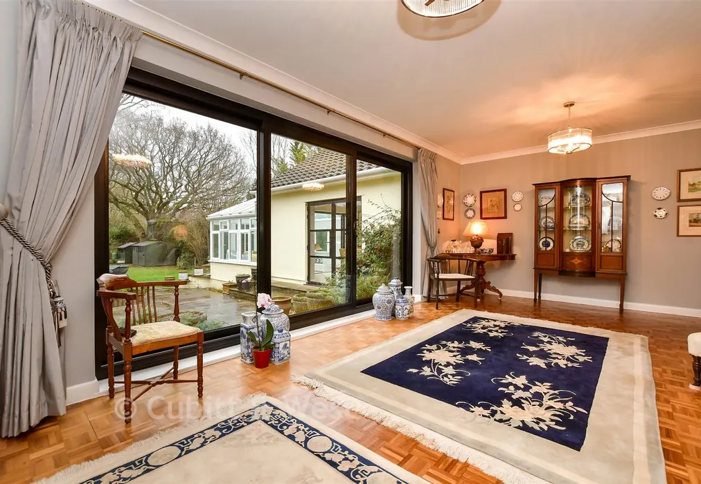 Lounge - Forest Lane, East Horsley, Leatherhead, Surrey - Wards of Kent