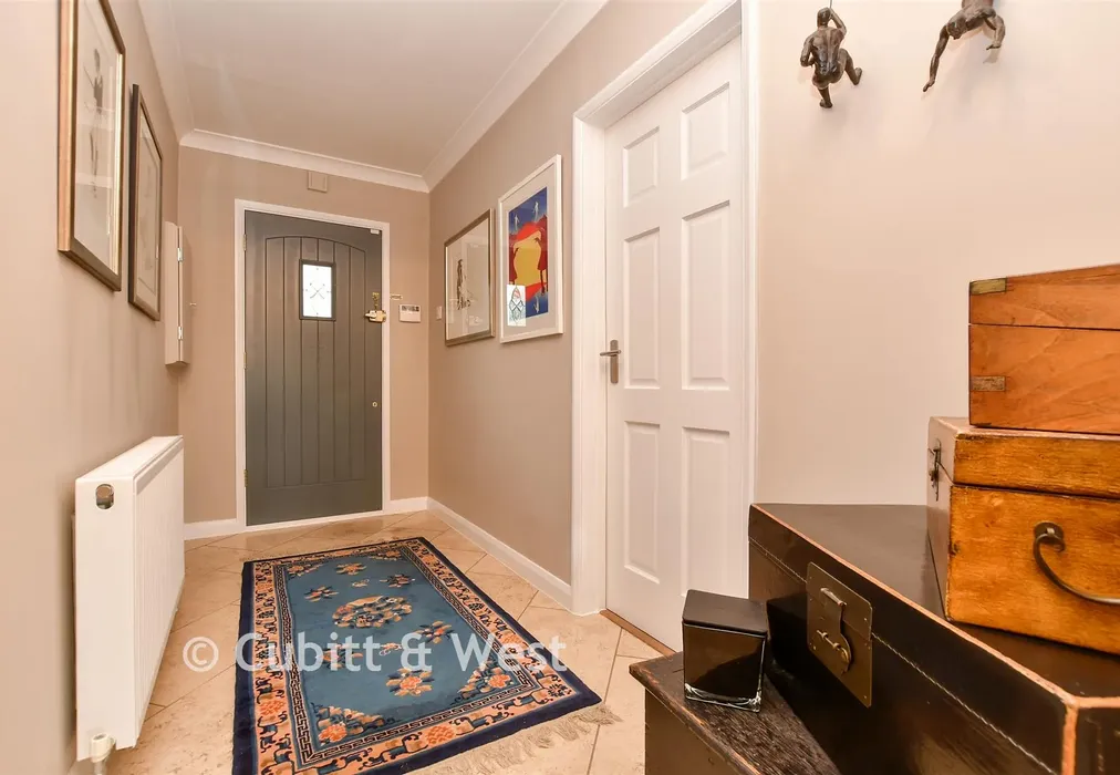 Entrance Hall - Forest Lane, East Horsley, Leatherhead, Surrey - Wards of Kent