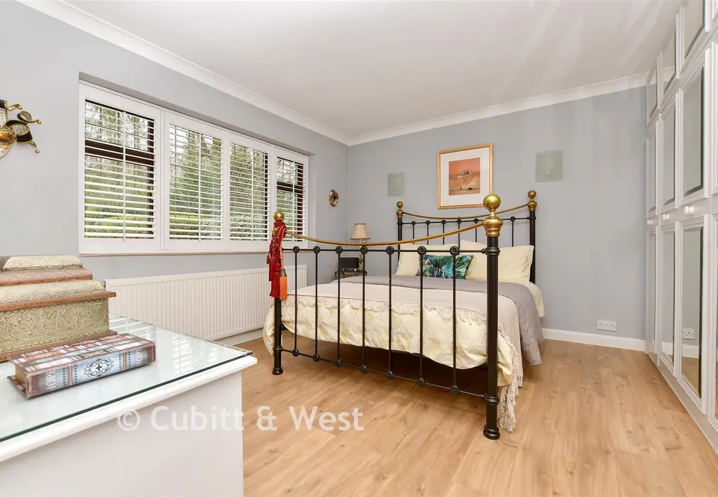 Bedroom 2 - Forest Lane, East Horsley, Leatherhead, Surrey - Wards of Kent