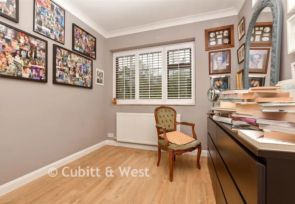 Bedroom 4 - Forest Lane, East Horsley, Leatherhead, Surrey - Wards of Kent