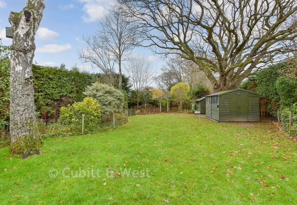 Rear Garden - Forest Lane, East Horsley, Leatherhead, Surrey - Wards of Kent