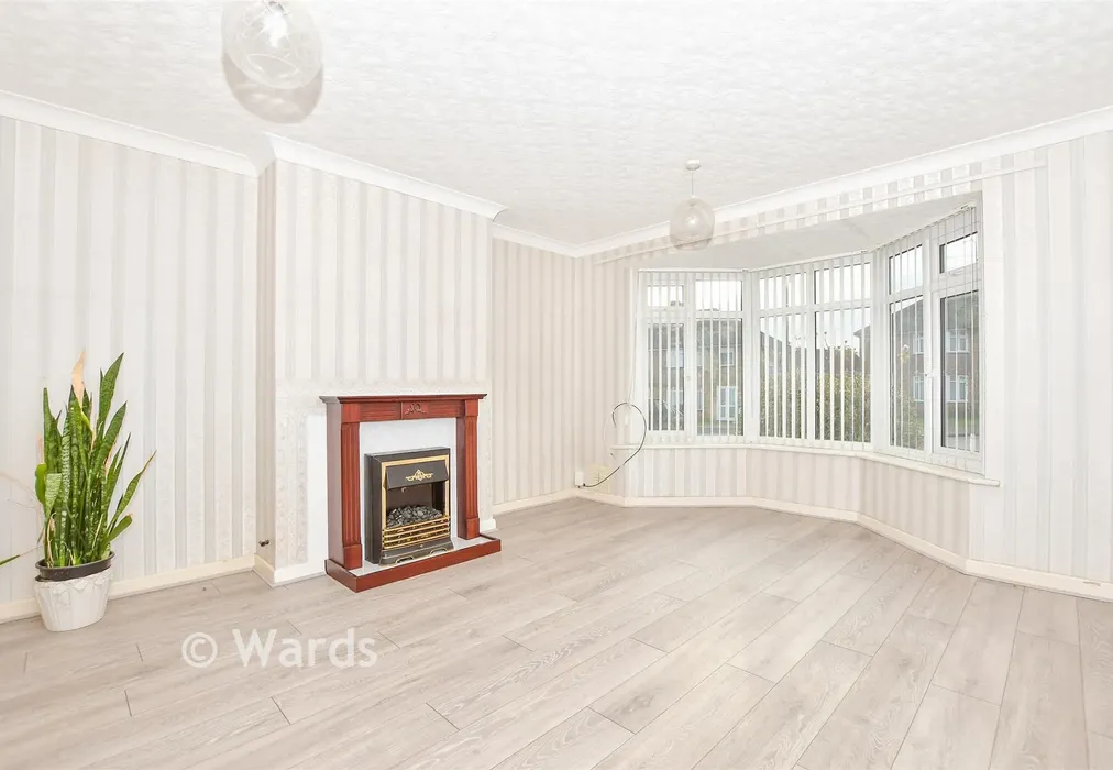 Lounge - Meadow Walk, Snodland, Kent - Wards of Kent