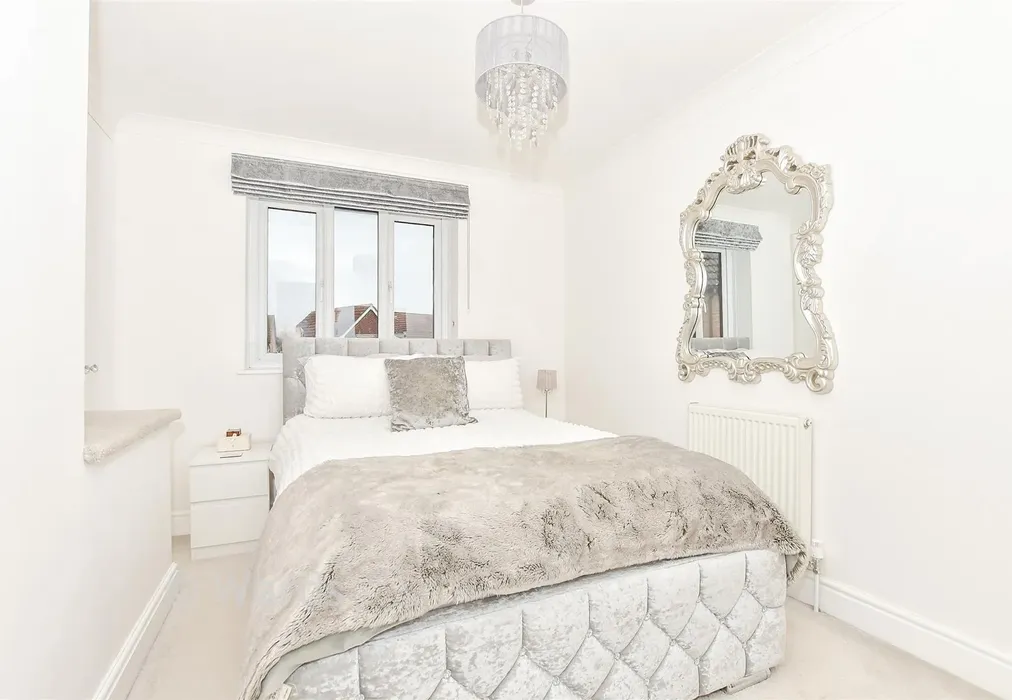 Bedroom 1 - The Weavers, Maidstone, Kent, Kent - Wards of Kent