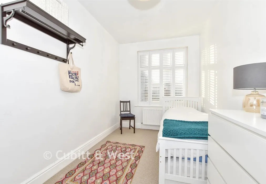 Bedroom 2 - Elm Grove, Southsea, Hampshire - Wards of Kent