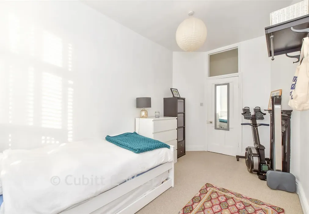 Bedroom 2 - Elm Grove, Southsea, Hampshire - Wards of Kent