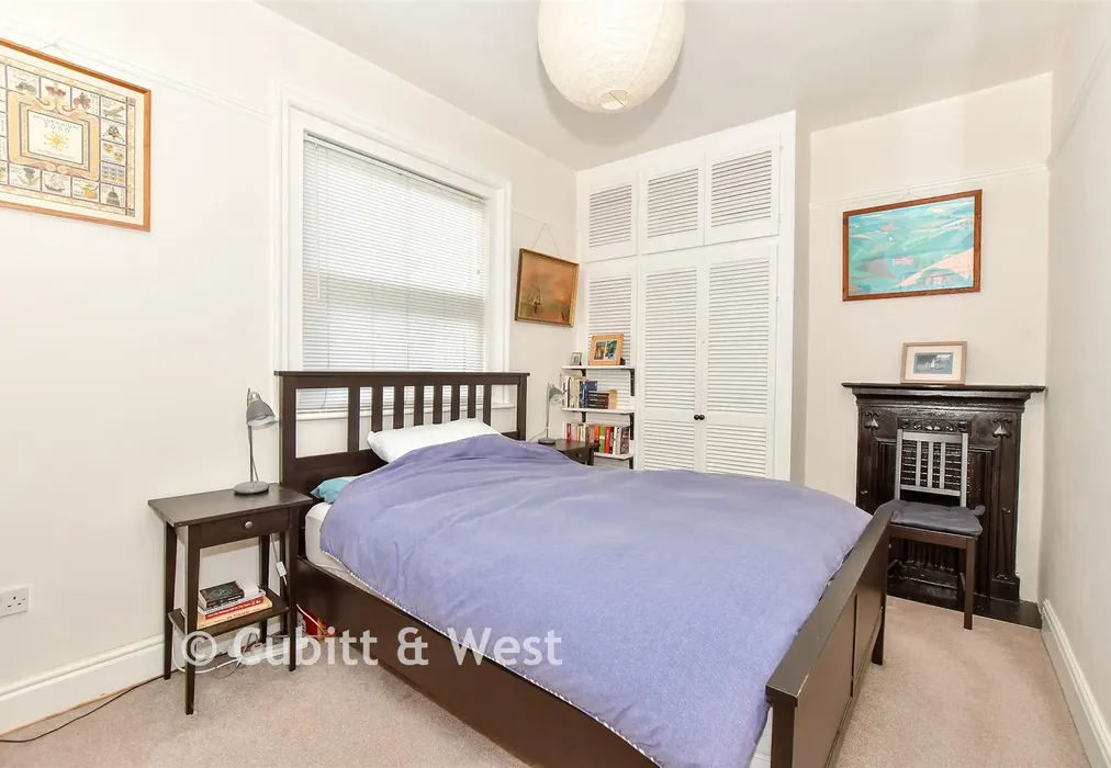 Bedroom 1 - Elm Grove, Southsea, Hampshire - Wards of Kent