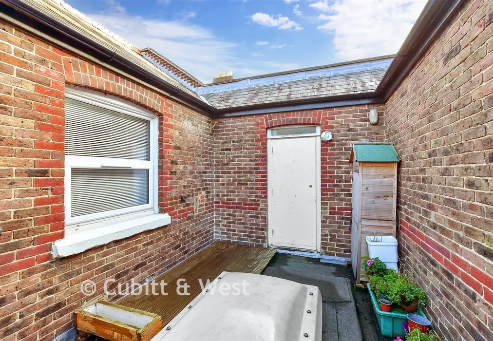 External Lifestyle Photograph - Elm Grove, Southsea, Hampshire - Wards of Kent