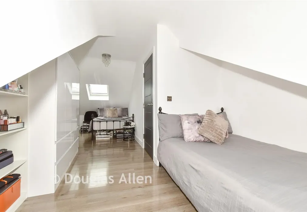 Bedroom 2 - Sackville Crescent, Harold Wood, Essex - Wards of Kent