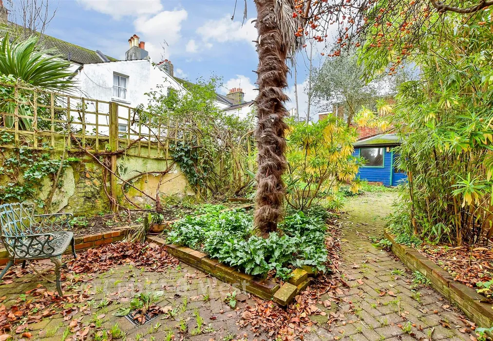Rear Garden - Clyde Road, Brighton, East Sussex - Wards of Kent