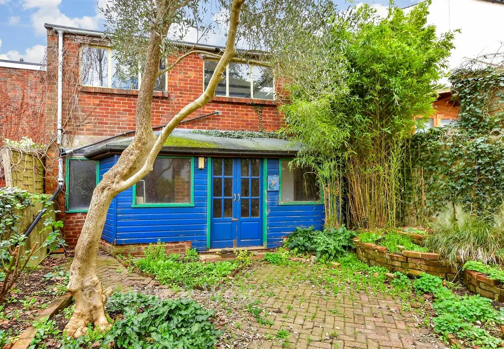 Workshop/Outbuildings - Clyde Road, Brighton, East Sussex - Wards of Kent
