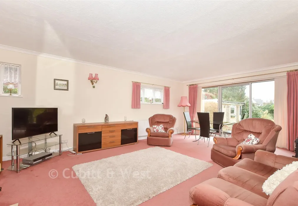 Lounge - Crawley Down Road, Felbridge, West Sussex - Wards of Kent