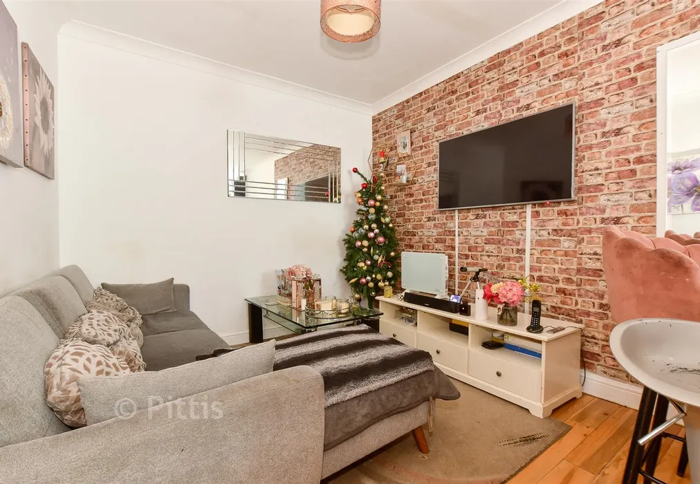 Lounge - West Hill Road, Ryde, Isle of Wight - Wards of Kent