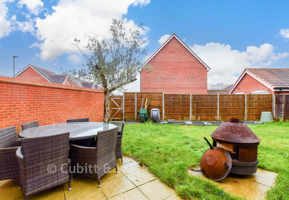 Rear Garden - Centenary Road, Southwater, Horsham, West Sussex - Wards of Kent