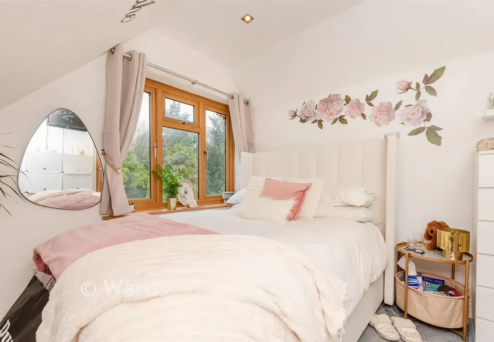 Bedroom 4 - School Lane, Meopham, Kent - Wards of Kent