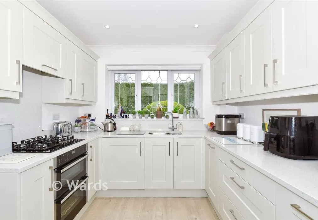 Kitchen - Hillden Shaw, Loose, Maidstone, Kent - Wards of Kent