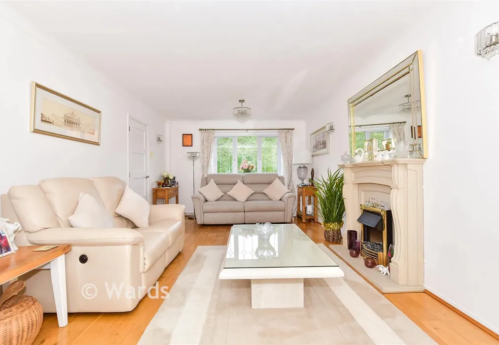 Lounge - Hillden Shaw, Loose, Maidstone, Kent - Wards of Kent