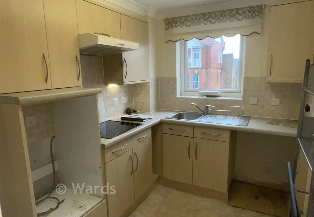 Kitchen - Harold Road, Margate, Kent - Wards of Kent