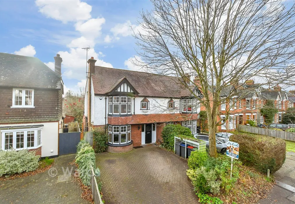 Bedroom 2 (Contemporary style) - St. Augustine's Road, Canterbury, Kent - Wards of Kent