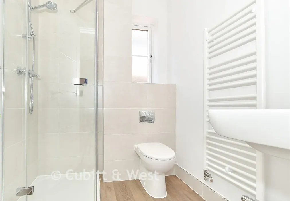 En-Suite - Buttercup Way, Temple Gate, Burgess Hill, West Sussex - Wards of Kent