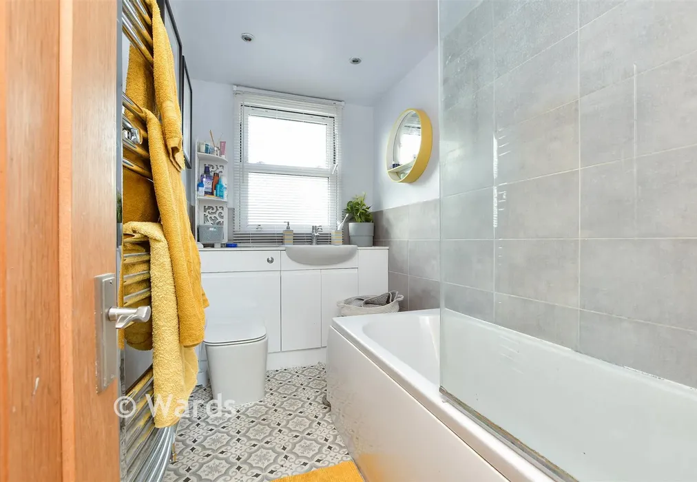 Bathroom - Princes Crescent, Margate, Kent - Wards of Kent