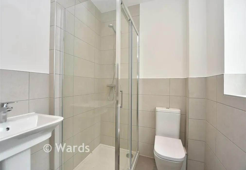 En-Suite Example - Blake Gardens, Scocles Road, Minster On Sea, Sheerness, Kent - Wards of Kent