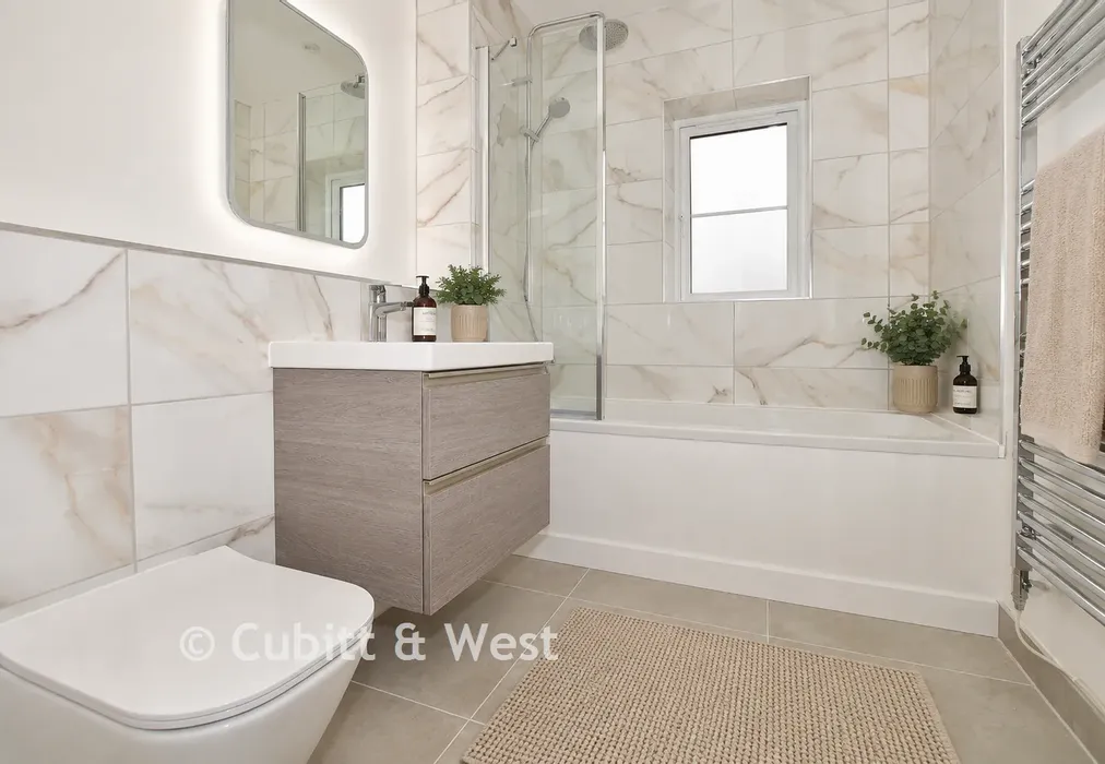 Family Bathroom - Lewes Road, The Orchards, Ridgewood, Uckfield, East Sussex - Wards of Kent