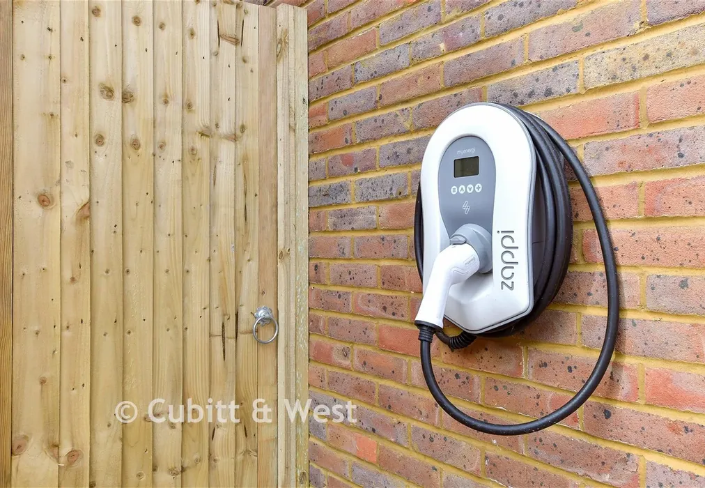 EV Charger - Lewes Road, The Orchards, Ridgewood, Uckfield, East Sussex - Wards of Kent