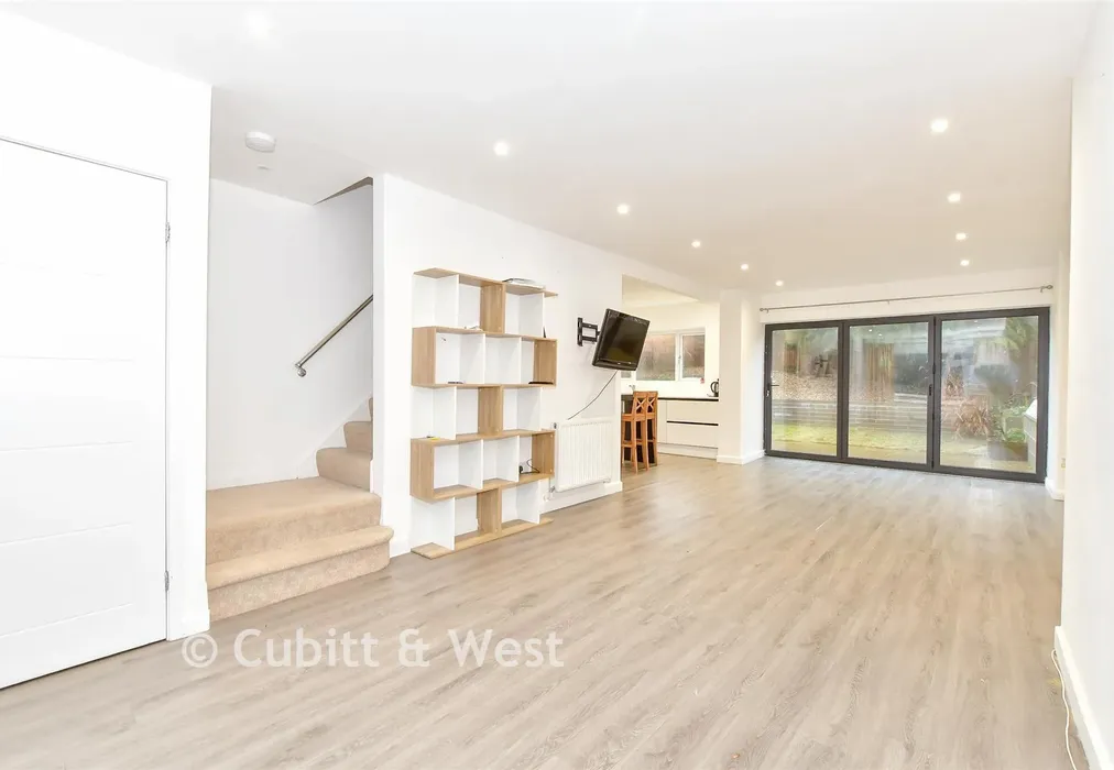 Lounge/Diner - Montgomery Walk, Waterlooville, Hampshire - Wards of Kent