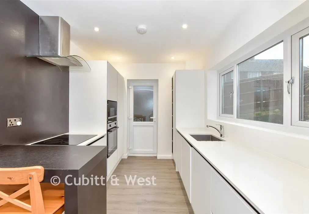 Kitchen - Montgomery Walk, Waterlooville, Hampshire - Wards of Kent